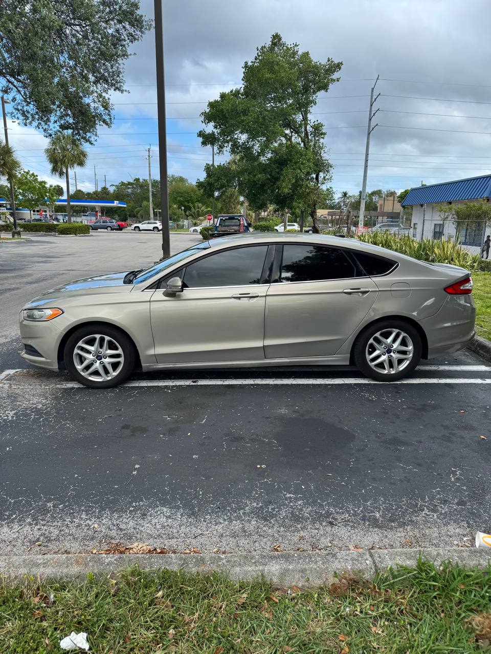 2016 Ford Fusion SE Gallery Image