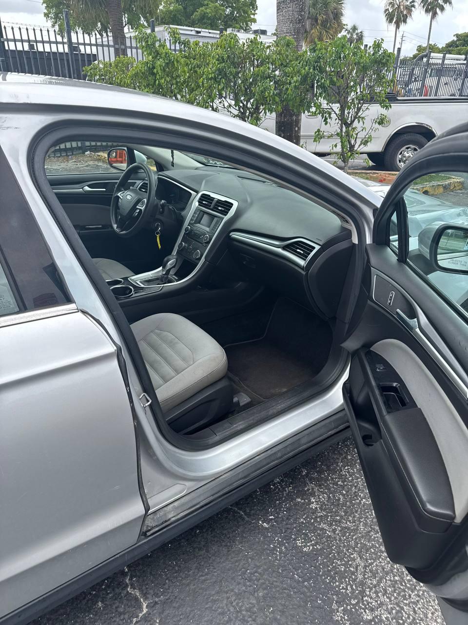 Ford Fusion Gallery Image