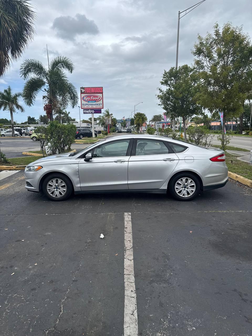 Ford Fusion Gallery Image