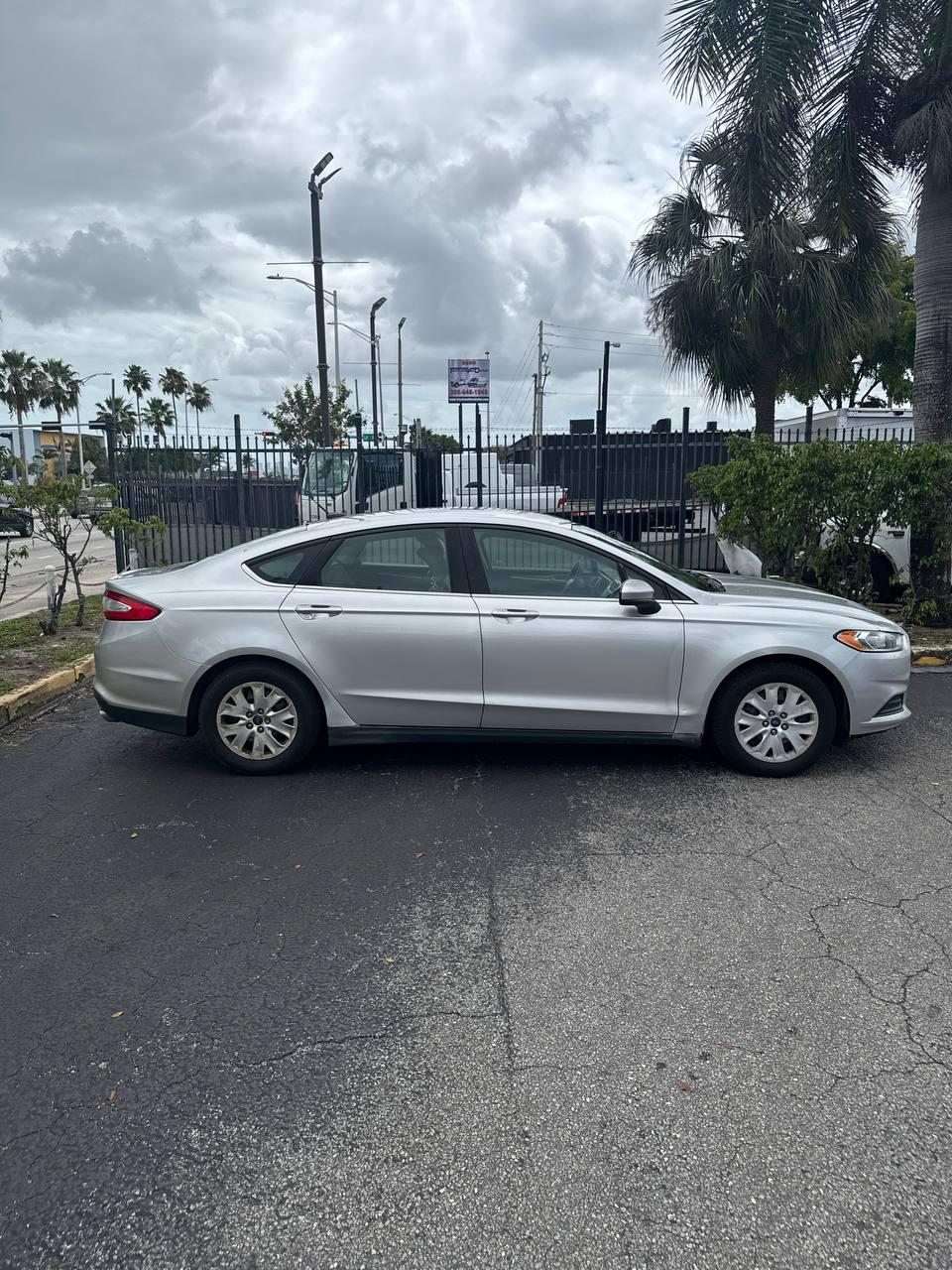 Ford Fusion Gallery Image